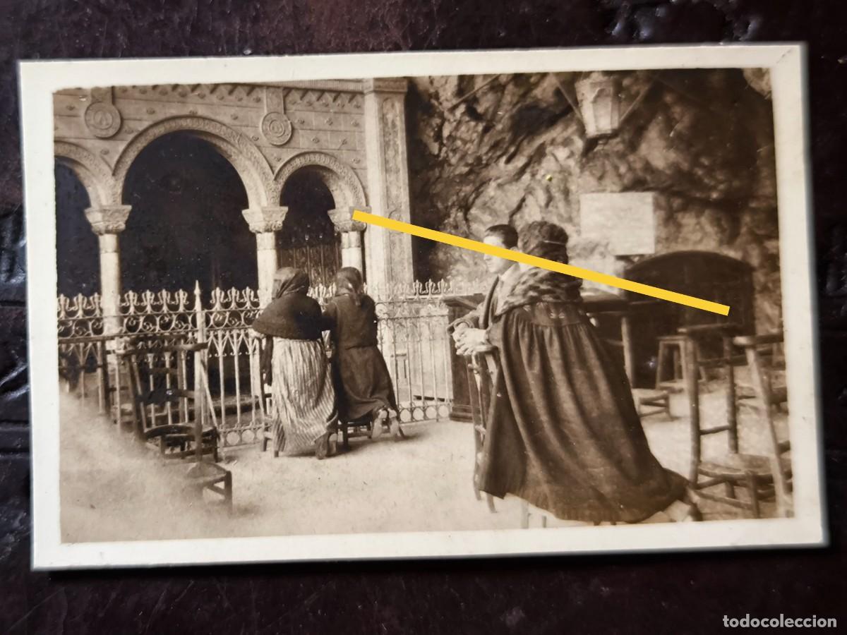 Alte Fotografie: Antigua fotograf&iacute;a. Cueva de Covadonga Asturias. A&ntilde;os 30/40.