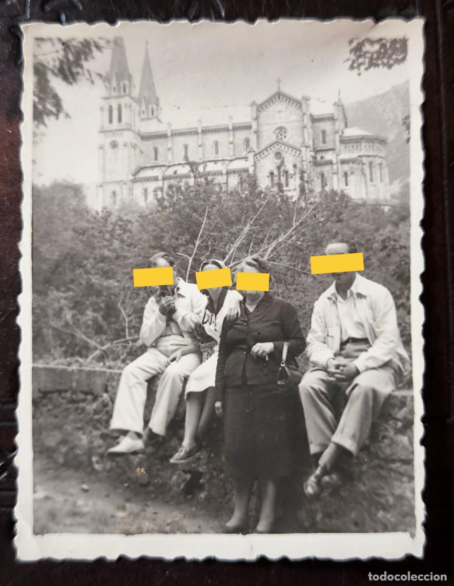 Alte Fotografie: Antigua fotograf&iacute;a. Bas&iacute;lica de Covadonga Asturias. A&ntilde;os 40/50