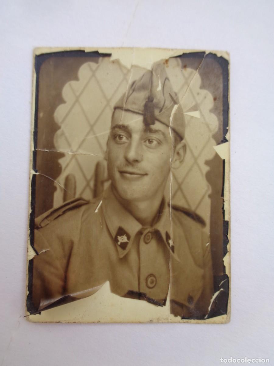 Fotograf&iacute;a antigua: FOTOMATON DE MILITAR DE INFANTERIA CON GORRILLO DE BORLA