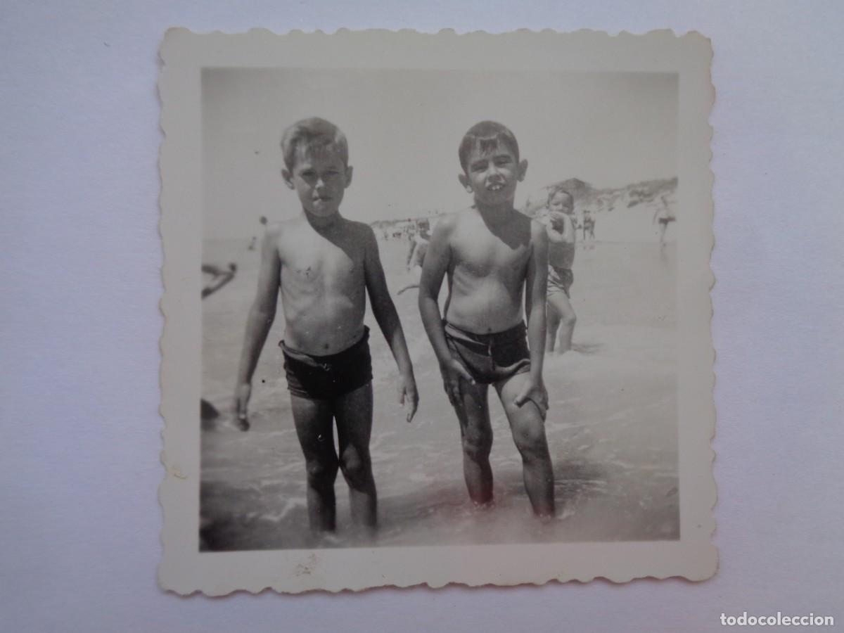 Photographie ancienne: FOTO DE NI&Ntilde;OS EN BA&Ntilde;ADOR EN LA PLAYA