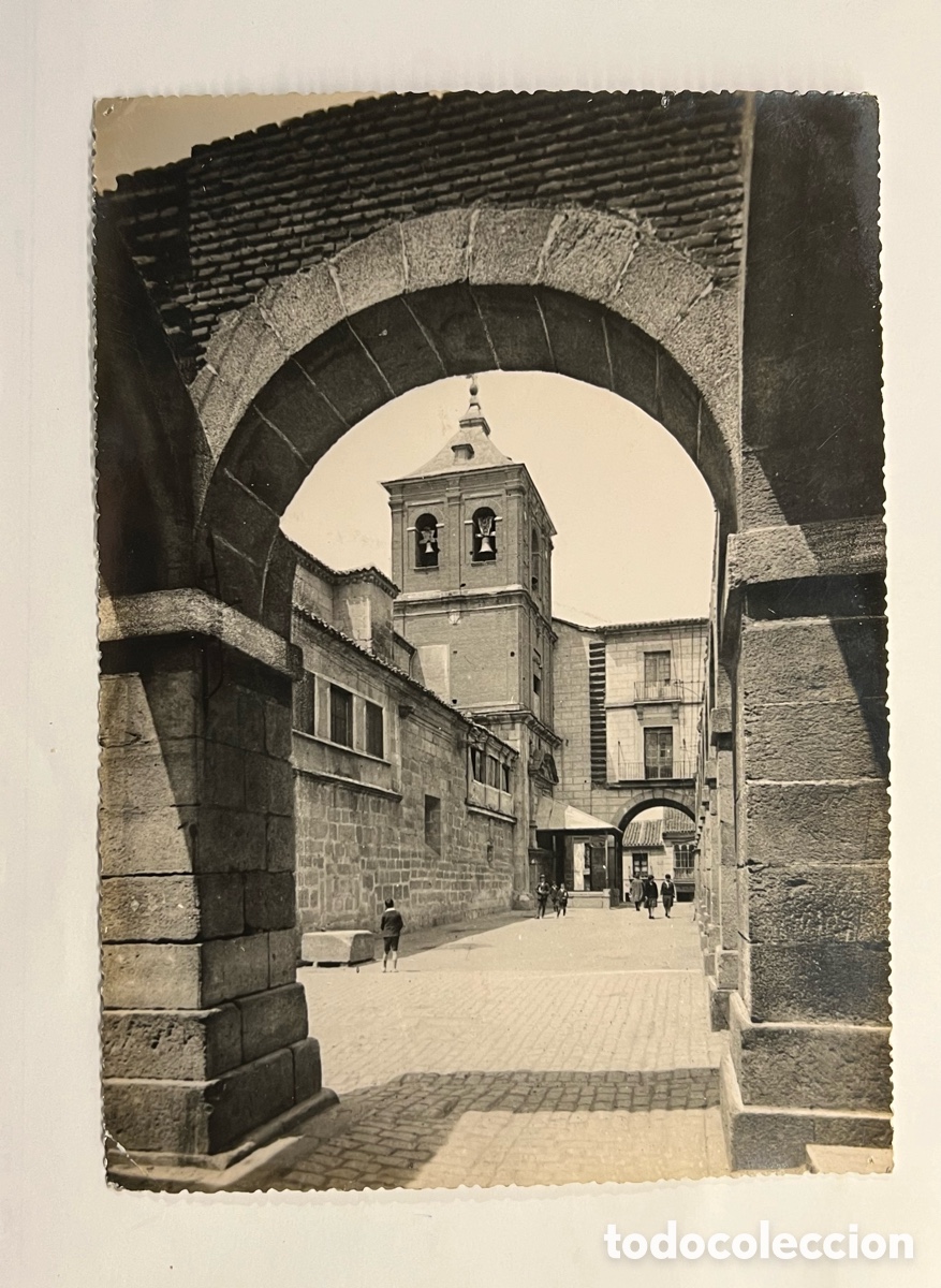 Fotografia antica: &Aacute;VILA. Iglesia de San Juan. Fotograf&iacute;a Luciano Roisin.. Aut&oacute;grafo y sellos originales &eacute;poca