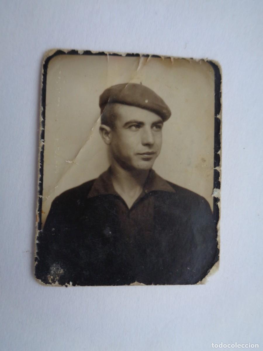 Alte Fotografie: GUERRA CIVIL: FOTOMATON DE JOVEN FALANGISTA CON CAMISA AZUL Y BOINA , 1938