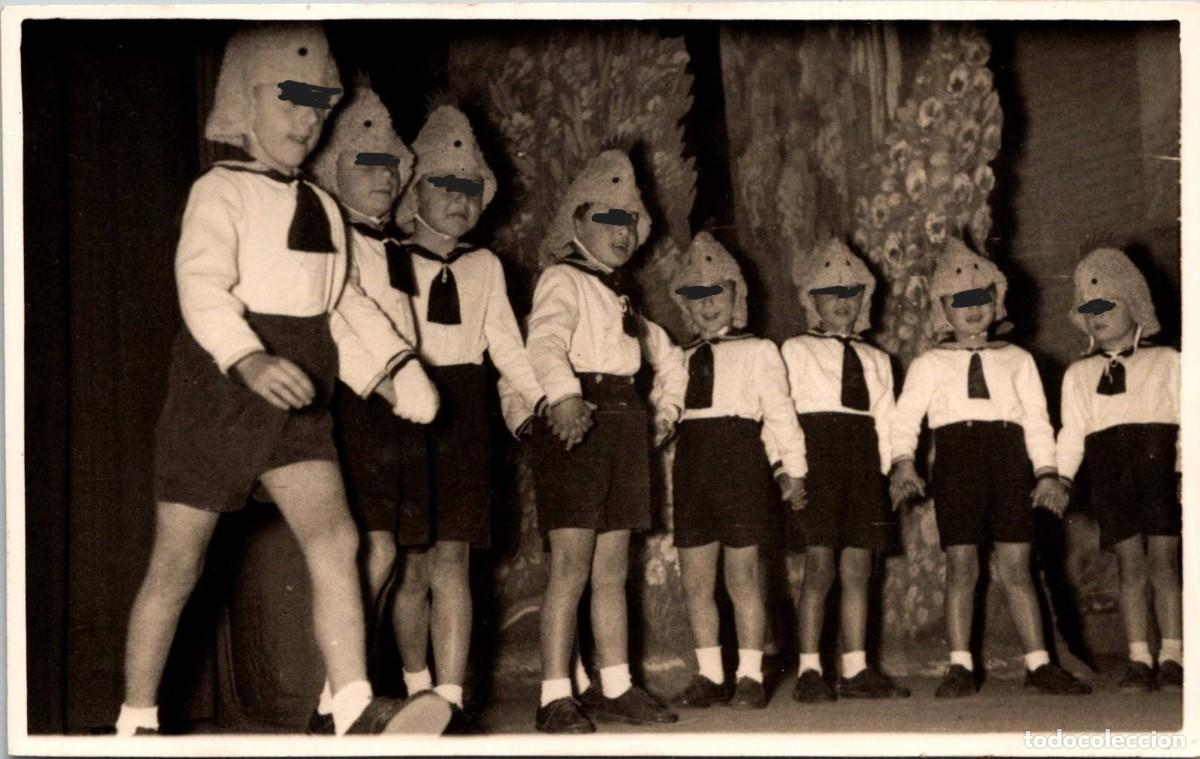 Fotografia antiga: Ni&ntilde;os - Actuaci&oacute;n Festival Fin de Curso - Sin fechar - Sin localizar - Fotograf&iacute;a - 134x84mm