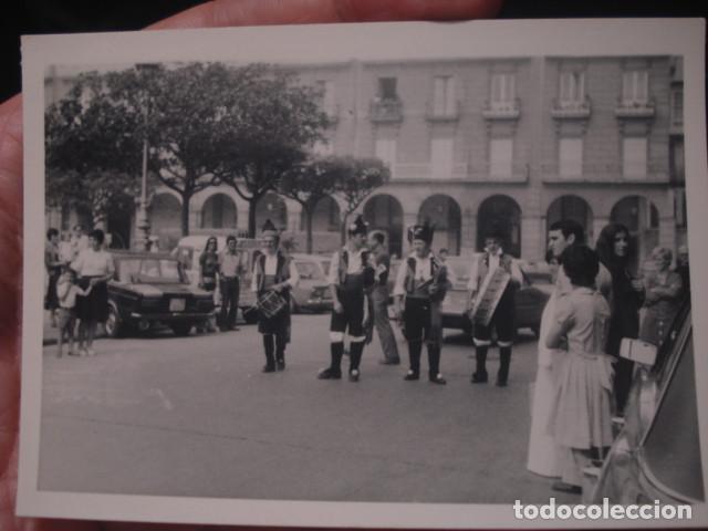 Fotografia antiga: CORU&Ntilde;A - PLAZA MARIA PITA - A&Ntilde;O 1975 - FOTOGRAF&Iacute;A ORIGINAL 10,5 X 7,5 CM
