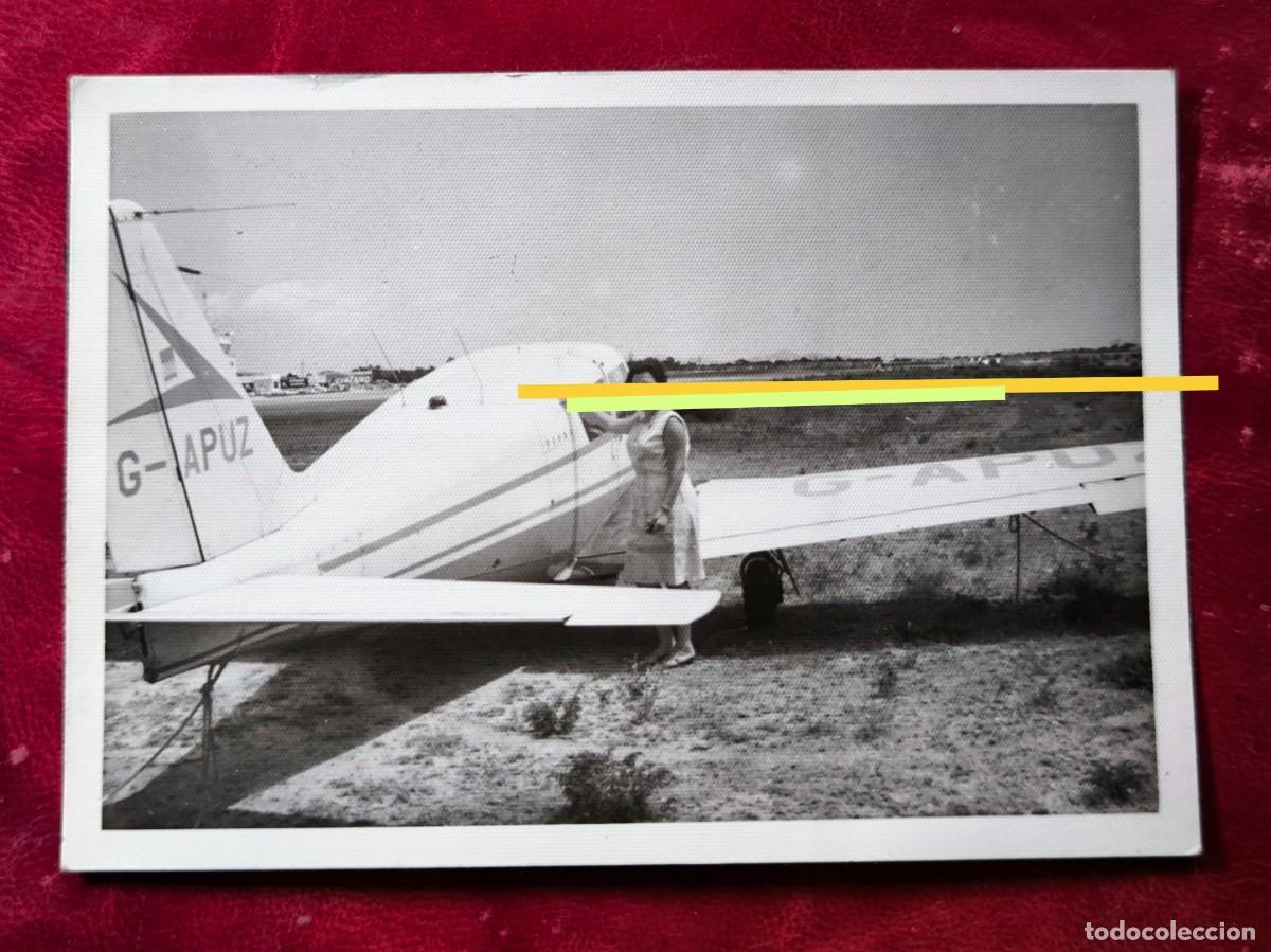 Fotografia antiga: Antigua fotograf&iacute;a. Avi&oacute;n. Aeropuerto de Ibiza. A&ntilde;o 1965