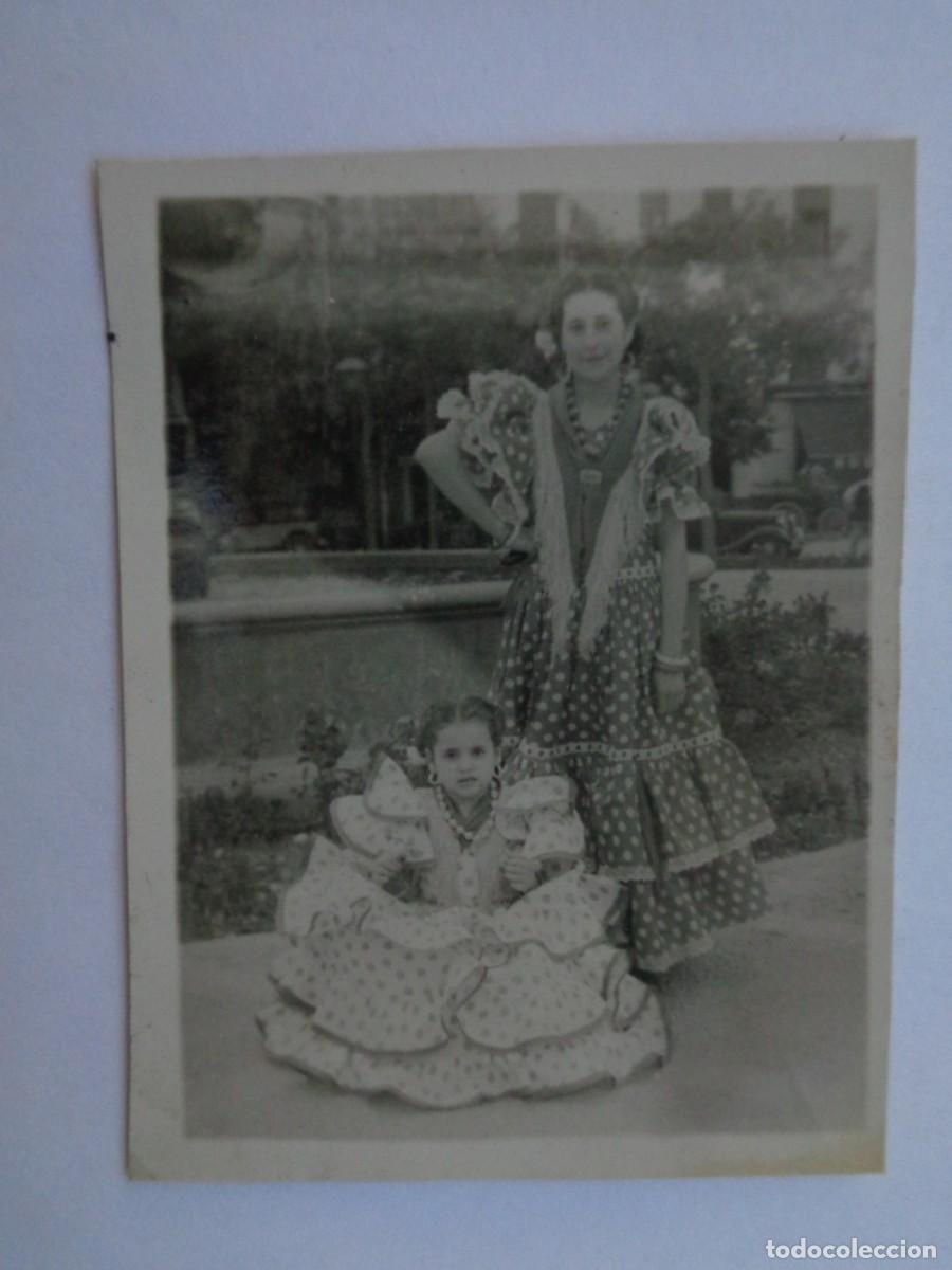 Fotografia antica: MINUTERO DE FOTOGRAFO DE FERIA : MUJER Y NI&Ntilde;A VESTIDA DE FLAMENCA . A&Ntilde;OS 50