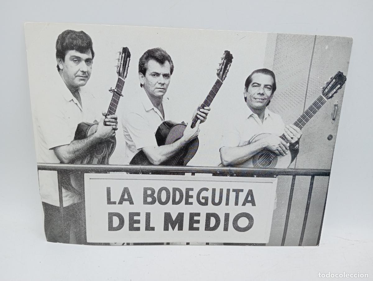 Alte Fotografie: FOTOGRAFIA DE UN TRIO DE GUITARRISTA EN LA BODEGUITA DEL MEDIO. MED: 24 X 18 CM APROX.