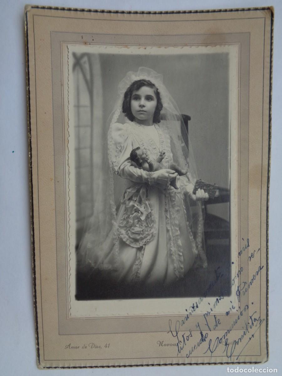Antique Photography: PRECIOSA FOTO ESTUDIO DE NI&Ntilde;A DE PRIMERA COMUNION CON NI&Ntilde;O JESUS. DE NOVOA, SEVILLA .... 12 X 18 CM