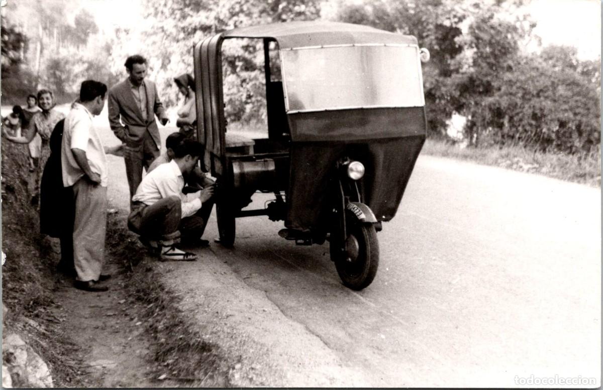 Fotograf&iacute;a antigua: Triciclo - Pit Stop - Sin Localizar ni Fechar - A&ntilde;os 60 ? - 142x91mm - Intenta arrancarlo-Catalu&ntilde;a ?