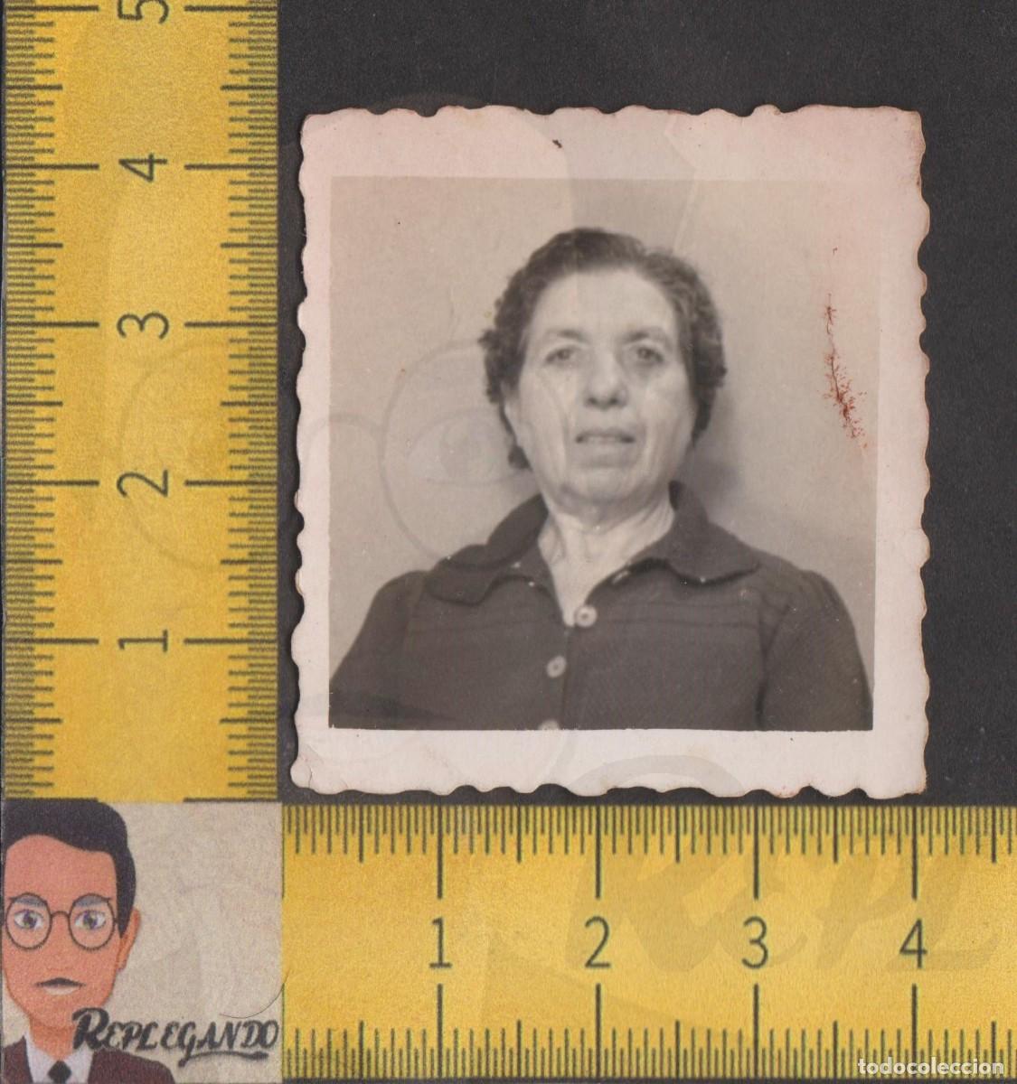 Alte Fotografie: FOTOMATON - MUJER SERIA - SE&Ntilde;ORA MAYOR - FOTO ANTIGUA TIPO CARNET - PHOTOMATON A&Ntilde;OS 50