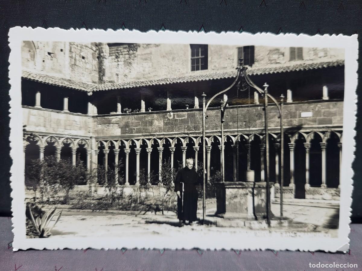 Fotograf&iacute;a antigua: ANTIGUA FOTOGRAFIA CLAUSTRO MONASTERIO MONJE FRANCISCANO ?