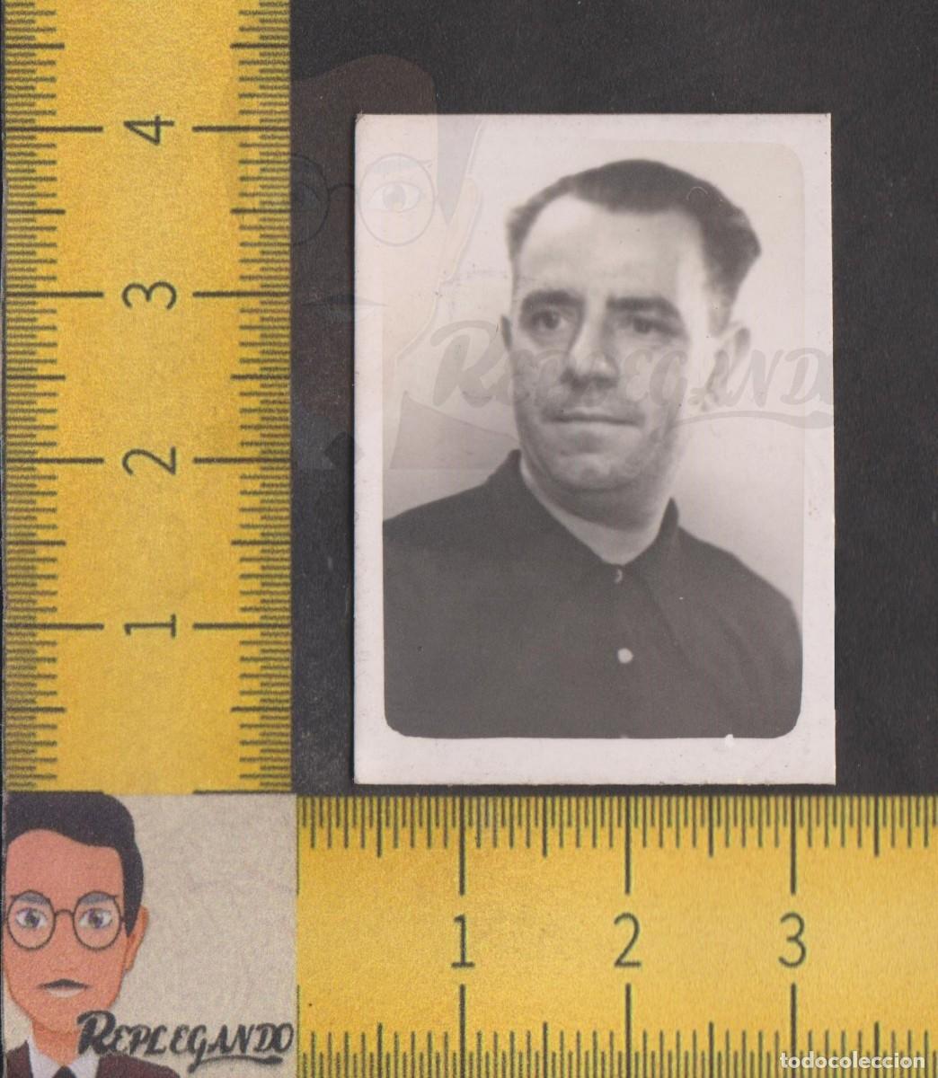 Alte Fotografie: FOTOMATON - HOMBRE REPEINADO SONRIENDO - FOTO ANTIGUA TIPO CARNET - PHOTOMATON A&Ntilde;OS 50