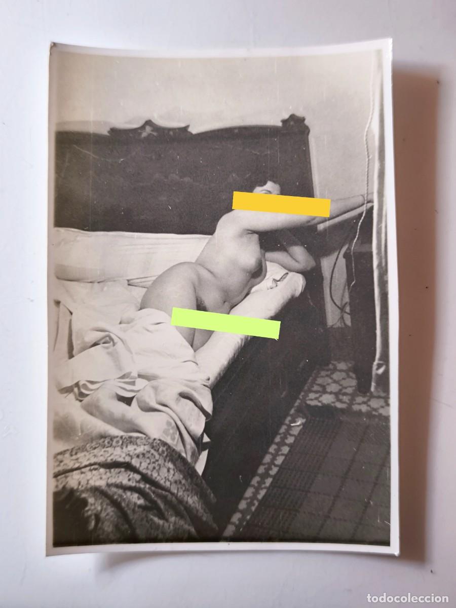 Fotograf&iacute;a antigua: Antigua fotograf&iacute;a. Chica, se&ntilde;ora posando. Desnudo. Art&iacute;stico. A&ntilde;os 50.