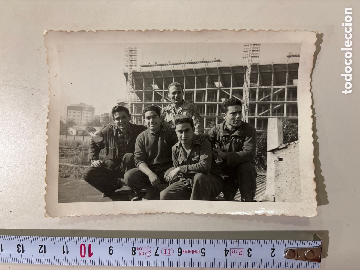 Fotograf&iacute;a antigua: FOTO. MEC&Aacute;NICOS DEL FERROCARRIL. CIUDAD?. FOT&Oacute;GRAFO?.