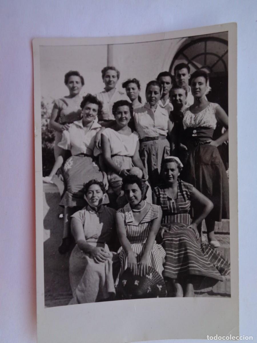 Photographie ancienne: FOTO DE MUJERES POSANDO , ALGUNAS CON PA&Ntilde;UELO EN LA CABEZA