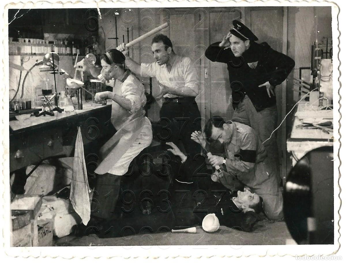 Fotografia antica: SEVILLA HAPPENING A&Ntilde;OS 50? FANT&Aacute;STICA FOTOGRAF&Iacute;A ARCHIVO INSTRUCTOR FRENTE DE JUVENTUDES 11X8 LM44