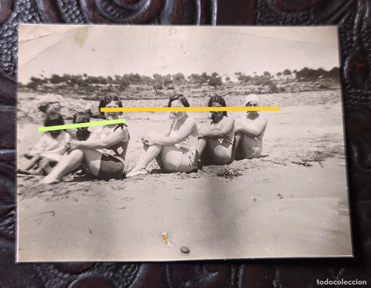 Alte Fotografie: Antigua fotograf&iacute;a. Chicas en ba&ntilde;ador. A&ntilde;os 40.