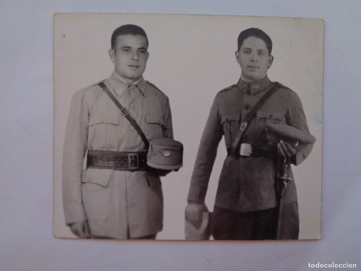 Fotograf&iacute;a antigua: FOTOMONTAJE DE PADRE MILITAR DE INFANTERIA REPUBLICA E HIJO REGULARES EPOCA DE FRANCO