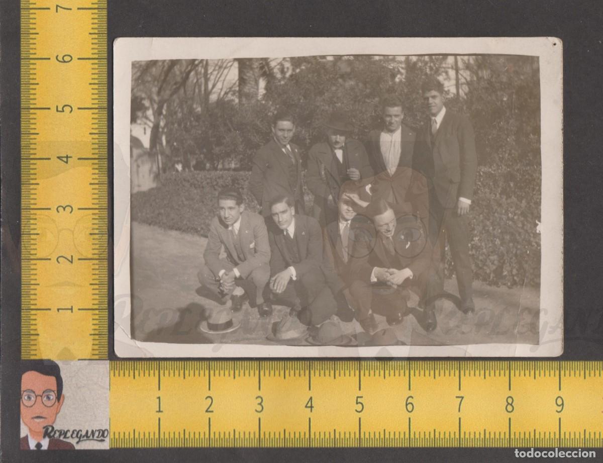 Antique Photography: GRUPO HOMBRES J&Oacute;VENES ELEGANTES POSAN MUDADOS D&Iacute;A DE FIESTA / FOTO ANTIGUA A&Ntilde;OS 40 - ESPA&Ntilde;A CHICOS