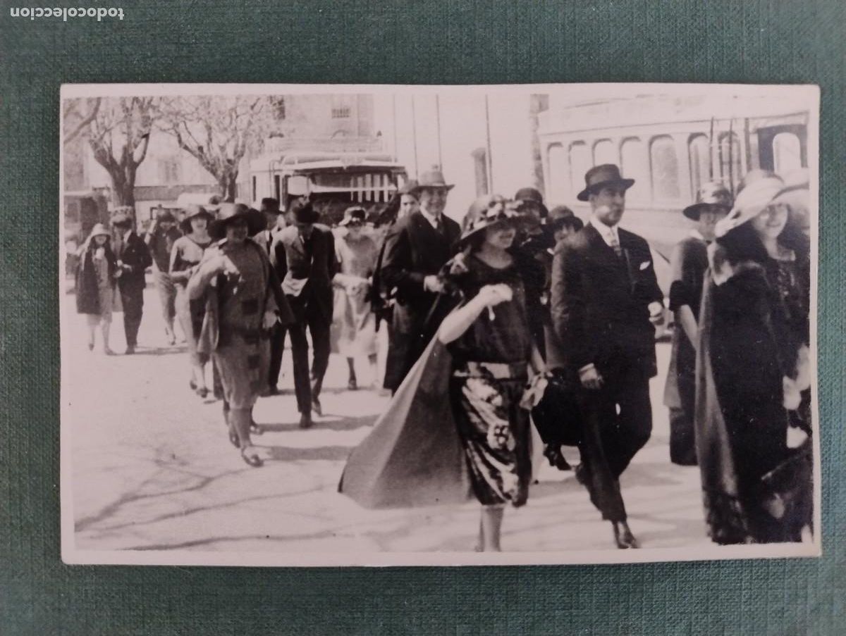 Antique Photography: FOTO DE GRUPO TIPO POSTAL BODA EN MONTSERRAT 1924