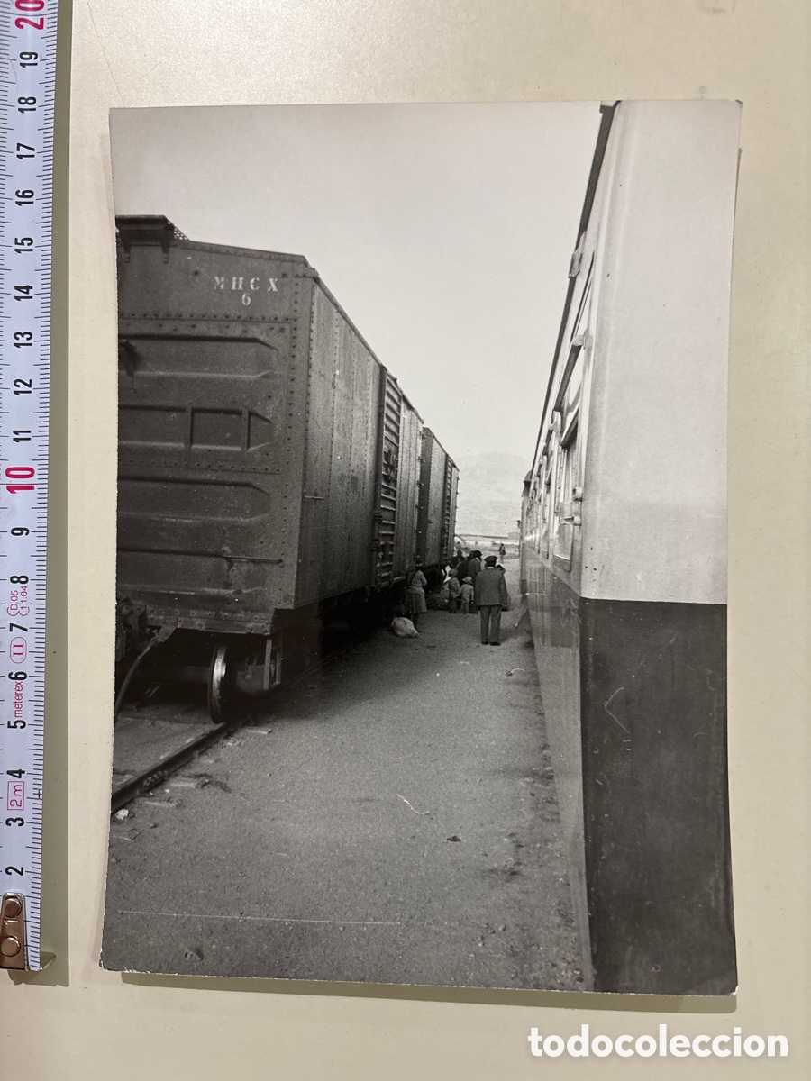 Fotograf&iacute;a antigua: FOTO. EXCURSION A LOS ANDES, PERU. VAGONES FERROCARRIL. FOT&Oacute;GRAFO?.