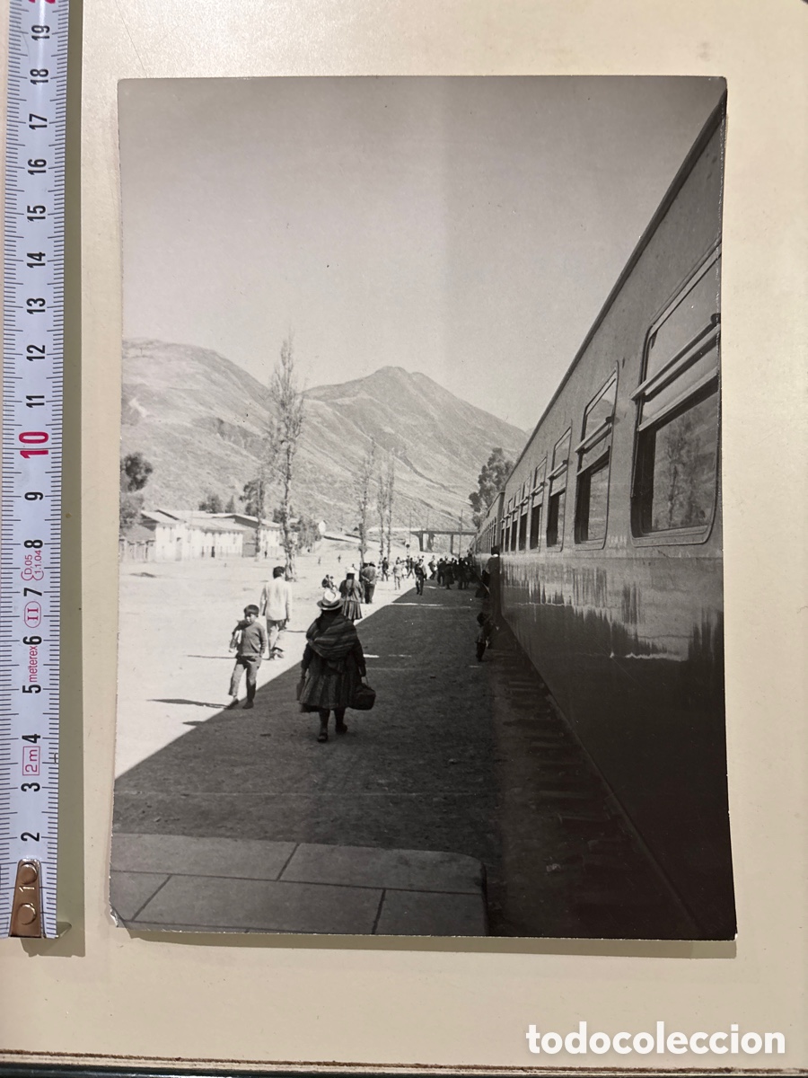 Fotograf&iacute;a antigua: FOTO. EXCURSION A LOS ANDES, PERU. MEDIO DE TRANPORTE, FERROCARRIL. FOT&Oacute;GRAFO?.
