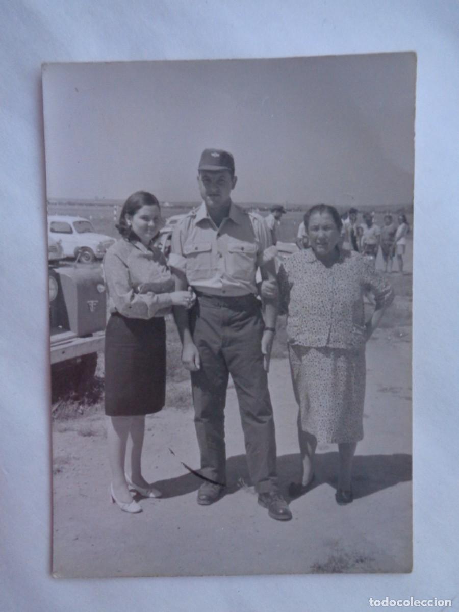Fotograf&iacute;a antigua: AVIACION : FOTO DE MILITAR DEL EJERCITO DEL AIRE CON NOVIA Y MADRE