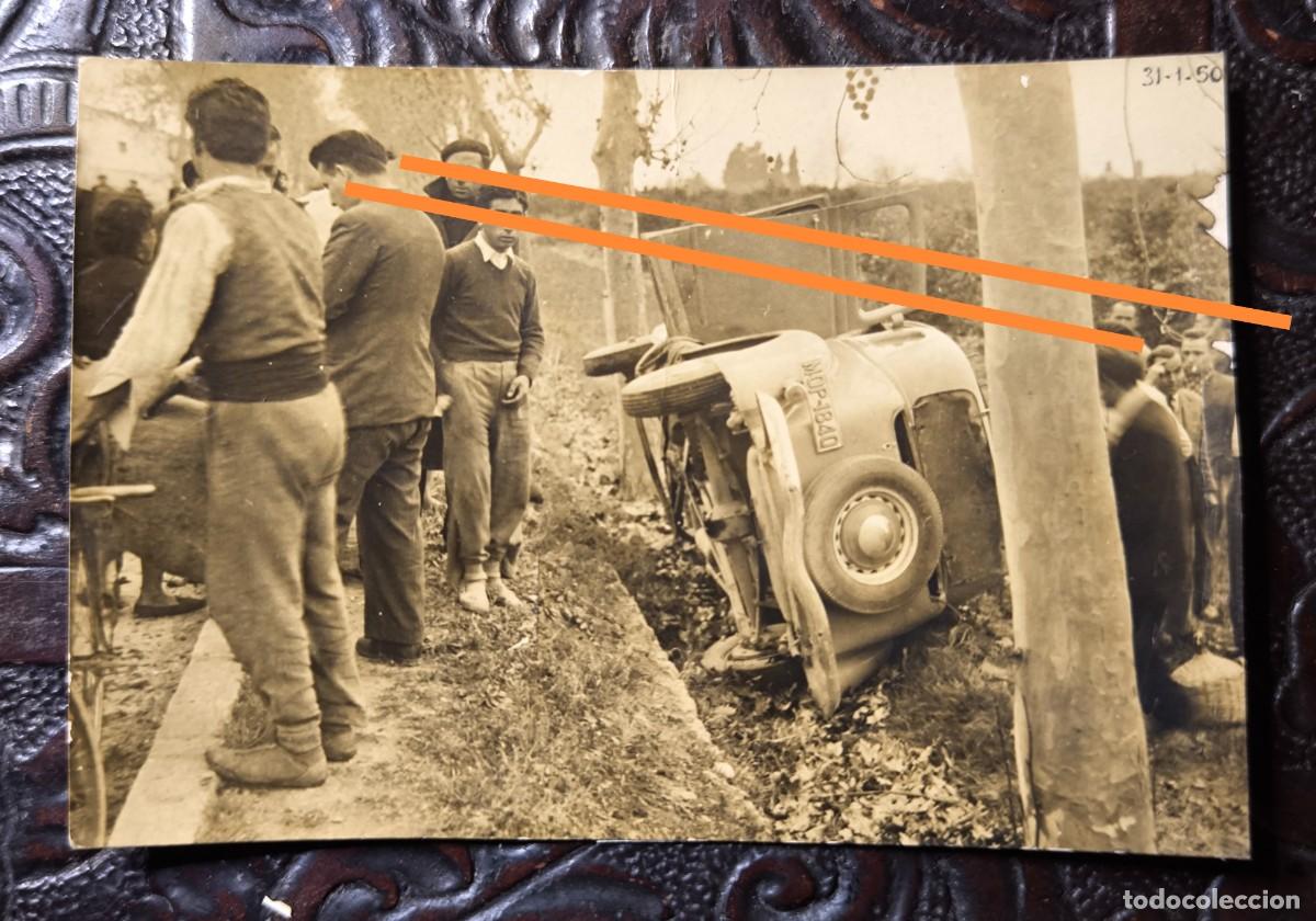 Antique Photography: Antigua fotograf&iacute;a. Coche, siniestro accidente autom&oacute;vil del ministerio de obras p&uacute;blicas. A&ntilde;o 1950.