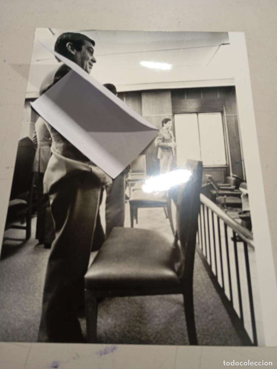 Fotograf&iacute;a antigua: FOTO CARVAJAL - GOLPE ESTADO 23-F SALA DEL JUICIO (6-4-1984) REF. UR MES 3 B