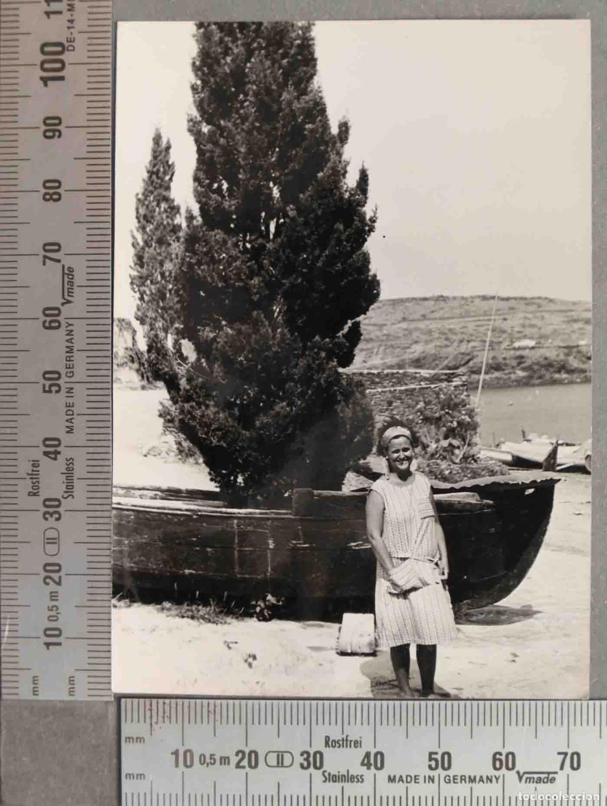 Fotograf&iacute;a antigua: FOTOGRAFIA. CADAQUES. DELANTE CASA DALI 1967