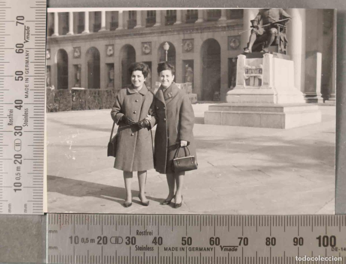 Fotograf&iacute;a antigua: FOTOGRAFIA. PUERTA VELAZQUEZ PRADO 1965