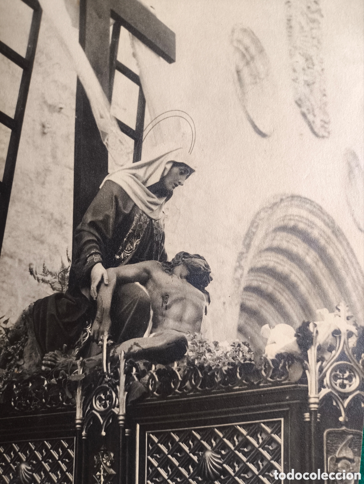Photographie ancienne: MA&Oacute; COFRAD&Iacute;A MARE DE DEU DE LA PIETAT PROCESS&Oacute; SEMANA SANTA FOTOGRAF&Iacute;A MAH&Oacute;N MENORCA BALEARS C. 1950