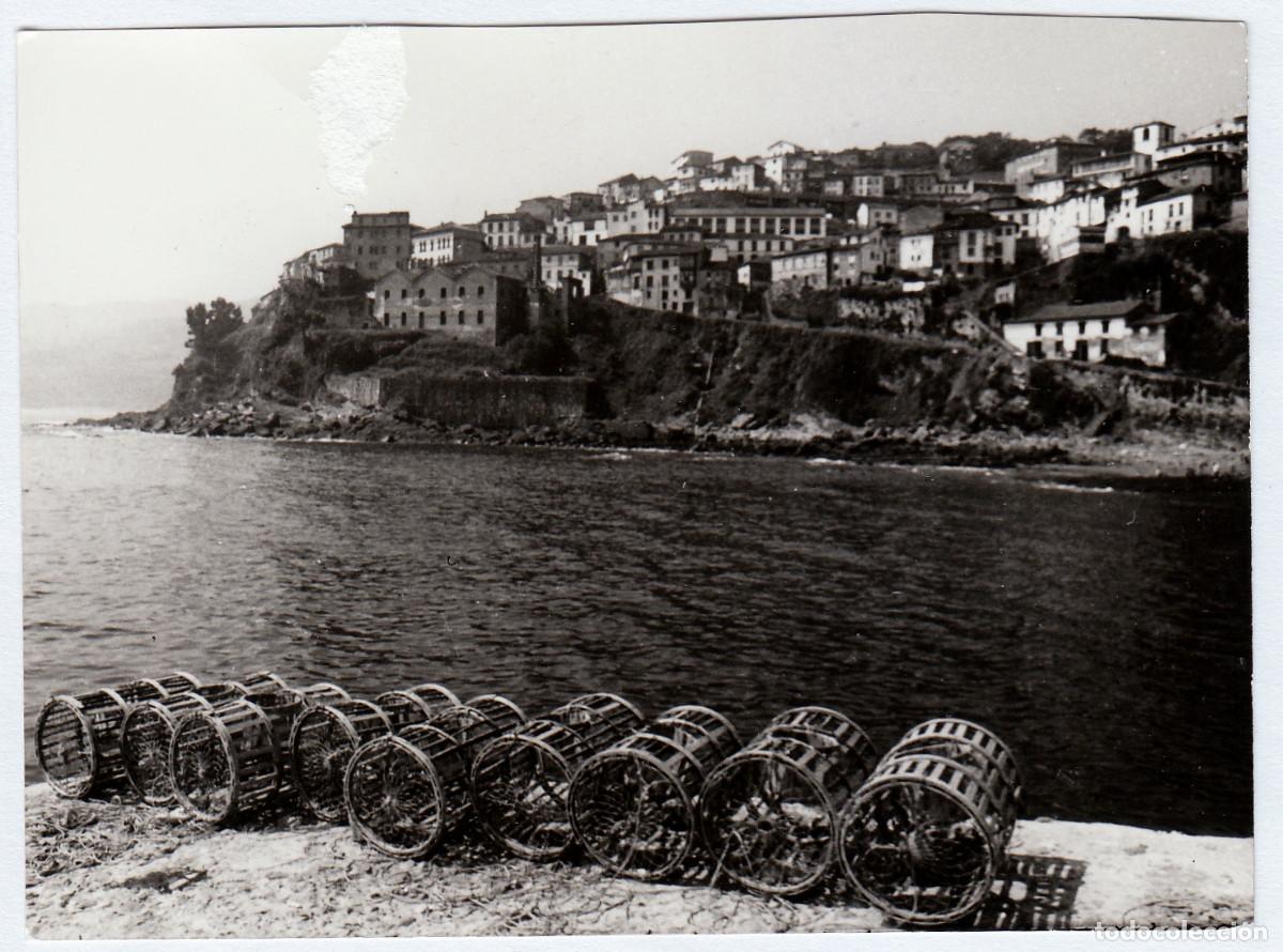 Fotograf&iacute;a antigua: Magn&iacute;fica vista de la costa y localidad de Llastres, Concejo Colunga, Asturias. A&ntilde;os 50-60. px