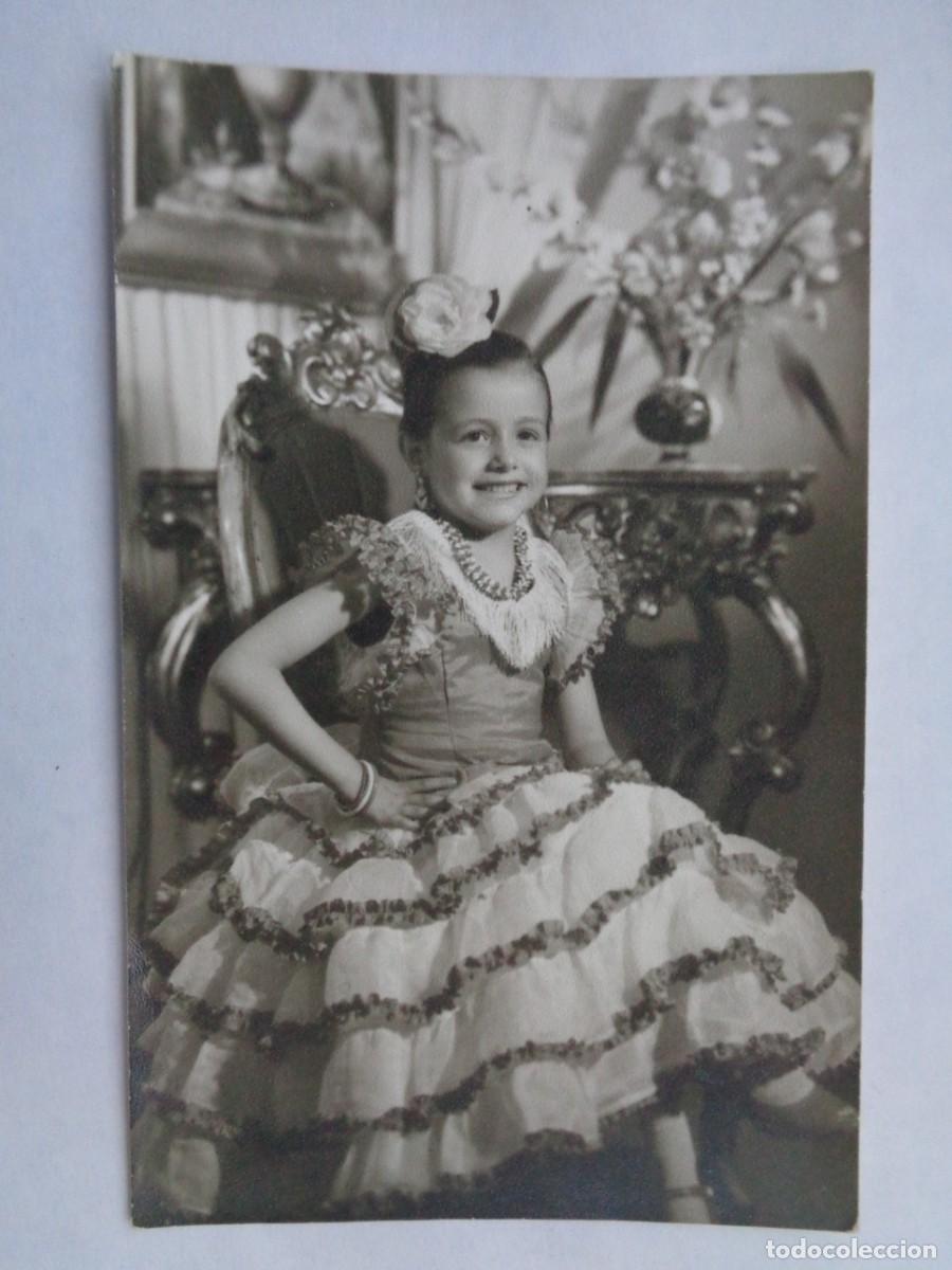 Fotografia antiga: PRECIOSA FOTO DE ESTUDIO DE NI&Ntilde;A VESTIDA DE FLAMENCA , 1961. DE CARLOS , SEVILLA