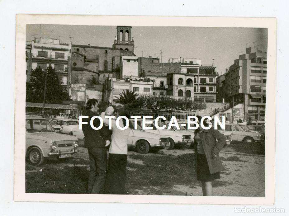 Fotograf&iacute;a antigua: FOTO ORIGINAL PALAMOS COCHE SEAT RENAULT A&Ntilde;OS 70