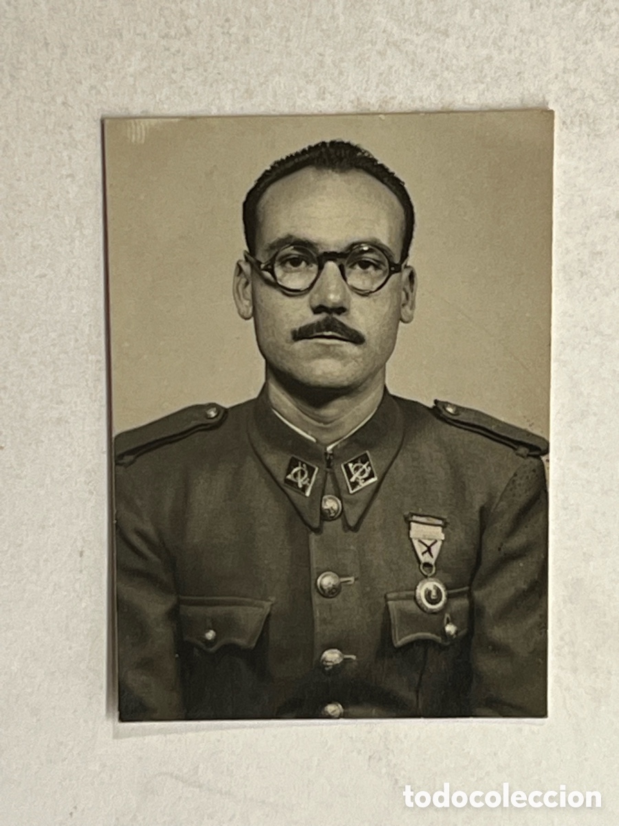 Fotograf&iacute;a antigua: BARBASTRO Huesca. Fotograf&iacute;a Gallifa&hellip; Militar del Arma de Infanter&iacute;a.. (h.1950?) Med&iacute;das: 3,6 x 5 cm