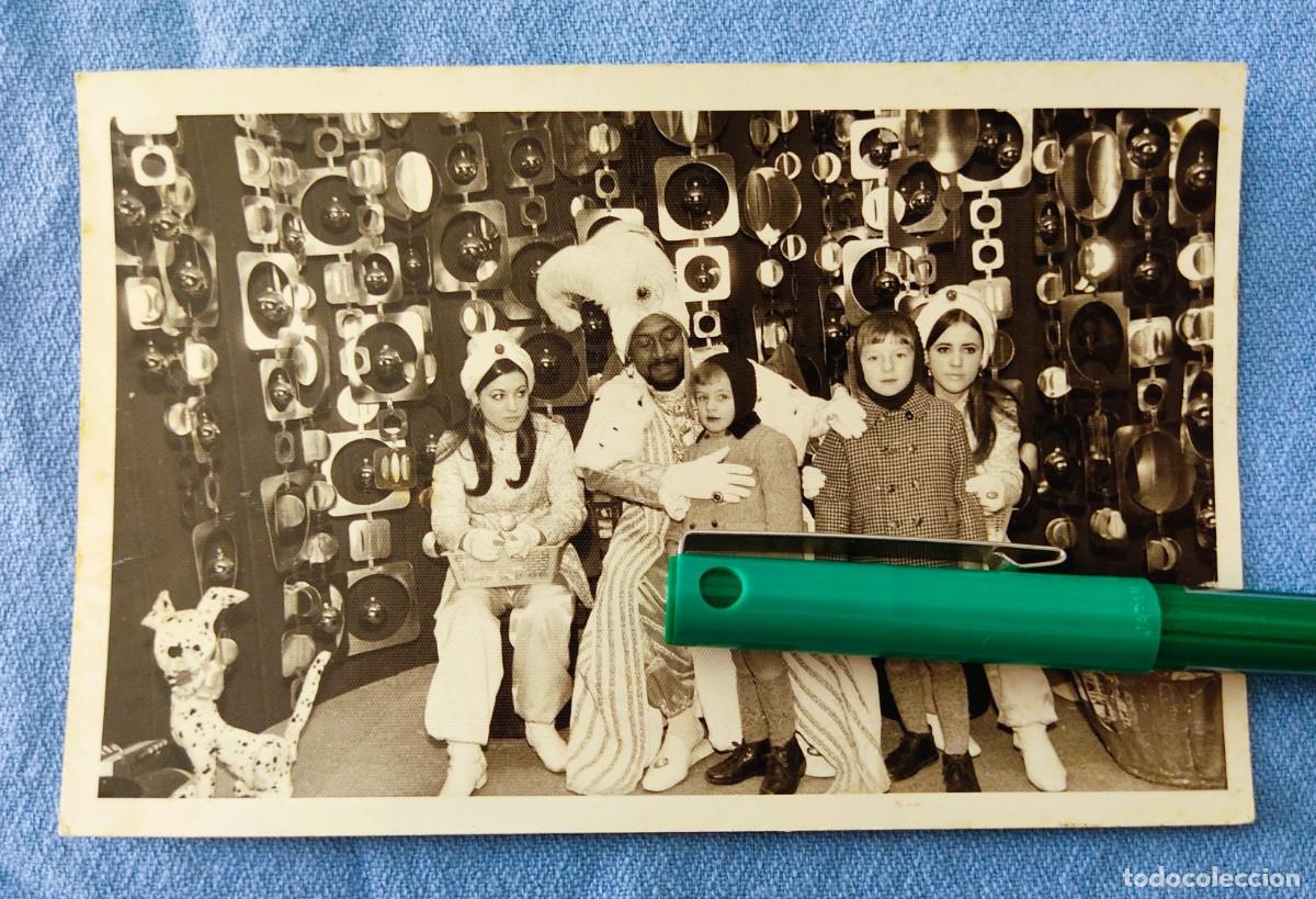 Fotograf&iacute;a antigua: OFERTA ANTIGUA FOTO ORIGINAL NI&Ntilde;OS CON LOS REYES MAGOS A&Ntilde;OS 70