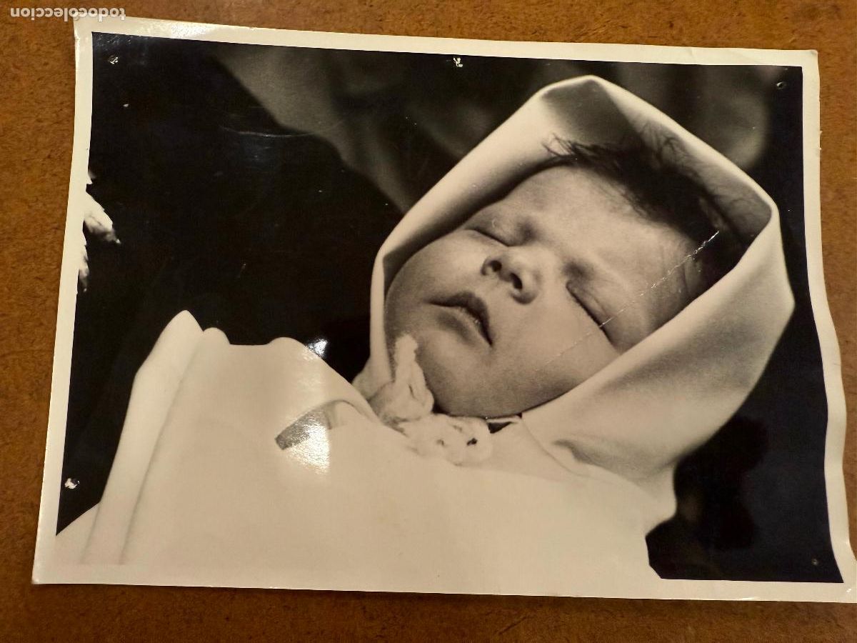 Fotograf&iacute;a antigua: Antigua fotografia de ni&ntilde;o muerto. postmortem. Mide unos 18x13cms
