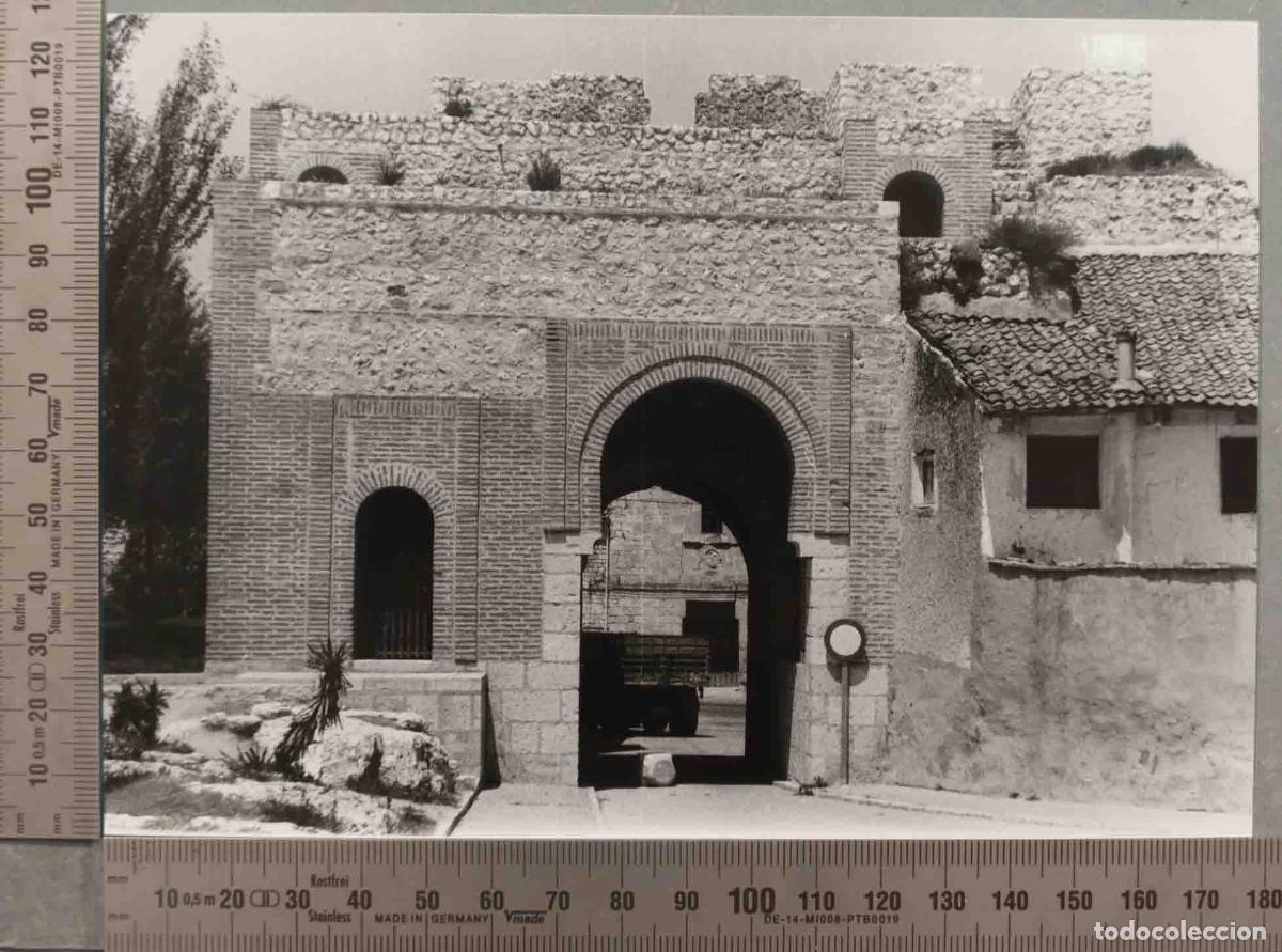 Photographie ancienne: FOTOGRAFIA. CUELLAR ARCO DE SAN BASILIOHACIA 1970