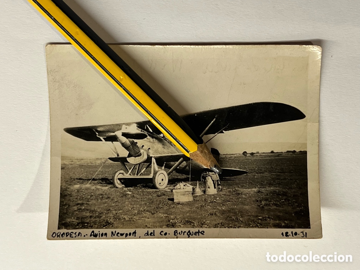 Fotografia antica: AVIACI&Oacute;N REP&Uacute;BLICA. Aer&oacute;dromo de Oropesa Castell&oacute;n. Avi&oacute;n de caza Newport Co. Burguete (a.1931)