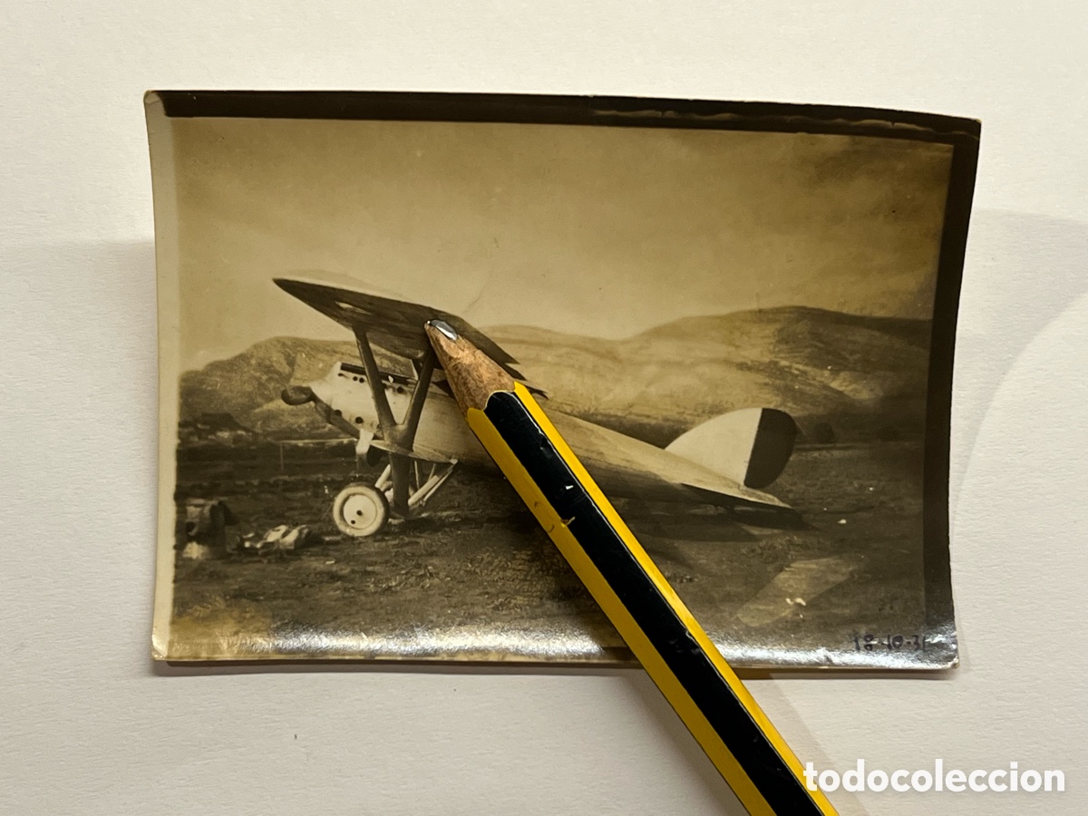 Fotografia antica: AVIACI&Oacute;N REP&Uacute;BLICA. Aer&oacute;dromo de Oropesa Castell&oacute;n. Avi&oacute;n de Caza Polikarpov 15 ?(a.1931)