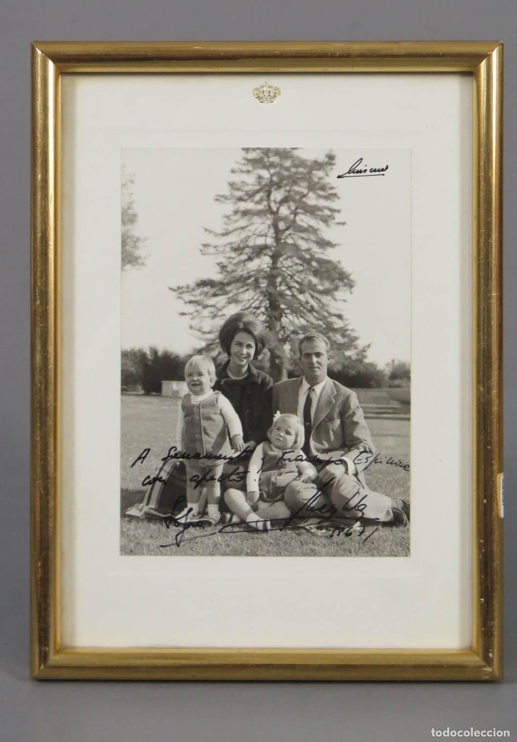Photographie ancienne: FOTOGRAFIA. FAMILIA REAL. DO&Ntilde;A SOFIA Y DON JUAN CARLOS. AUTOGRAFIADA MANUSCRITA. 1967