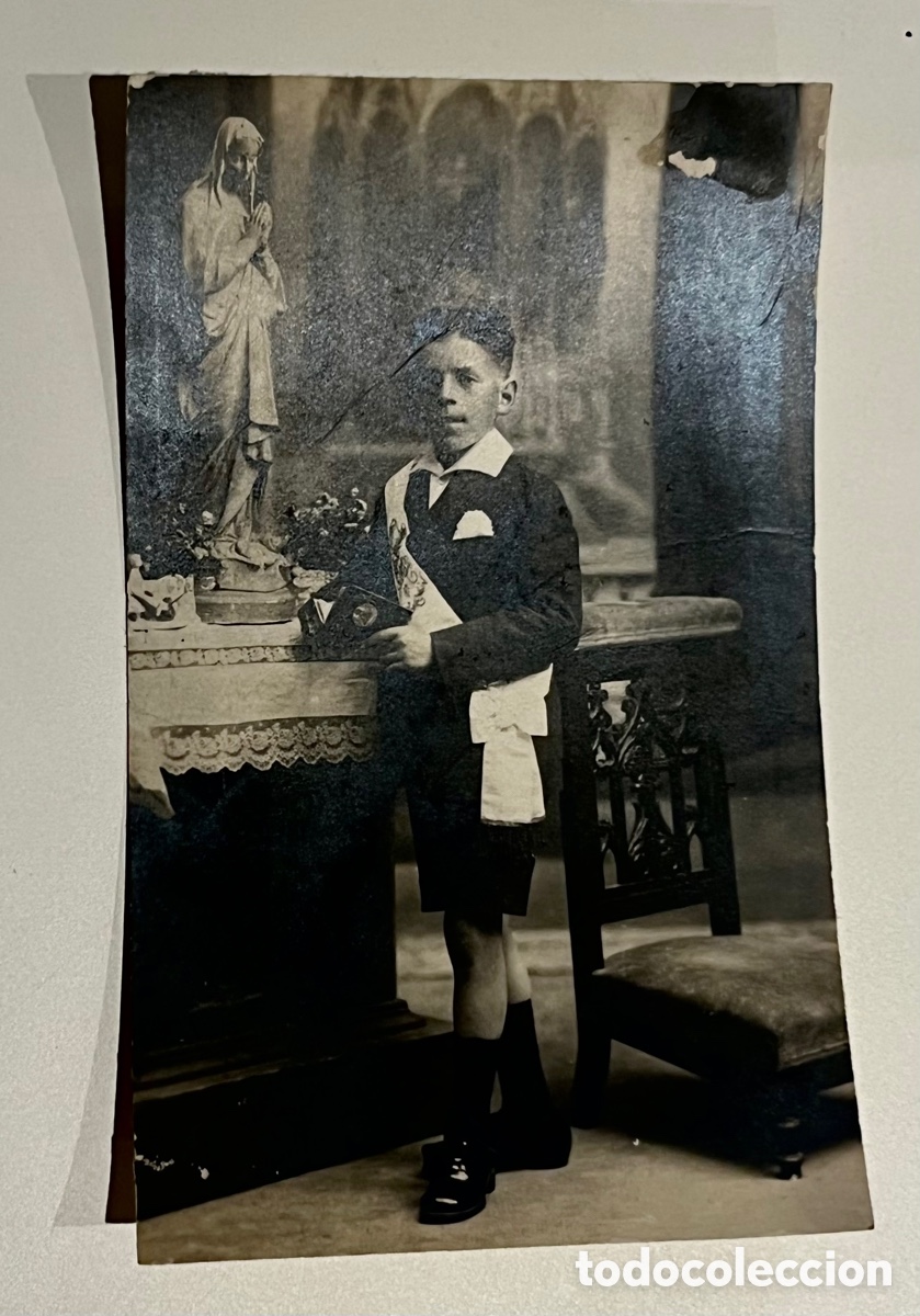 Fotografia antica: FOTOGRAF&Iacute;A: NI&Ntilde;O HACIENDO LA COMUNI&Oacute;N