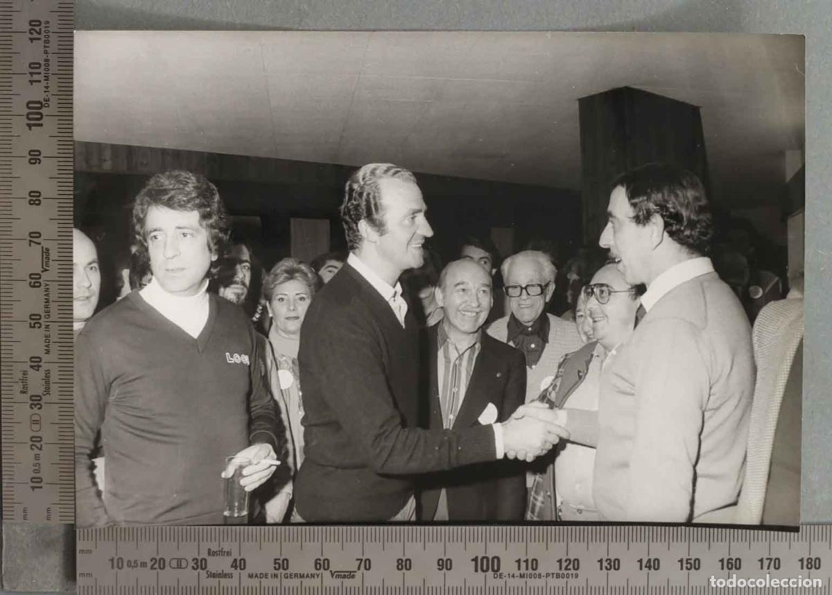 Antique Photography: FOTOGRAFIA. REY JUAN CARLOS ACTOS PERIODISTAS DEPORTIVOS. VALLE DE ARAN