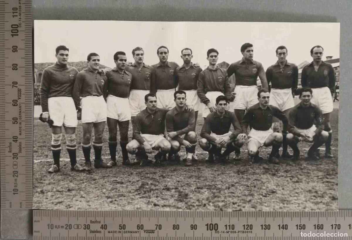 Fotograf&iacute;a antigua: FOTOGRAFIA. SELECCION ESPA&Ntilde;OLA DE BALOMANO. CON AUTOGRAFO REVERSO DE LA PLANTILLA. OPORTO 1951