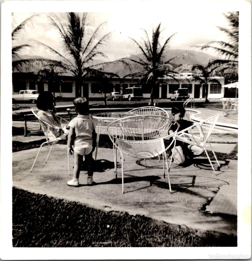 Fotograf&iacute;a antigua: Venezuela - Motel de Valera - Julio 1962 - Mobiliario Jard&iacute;n Art dec&oacute; - Fotograf&iacute;a - 87x89mm