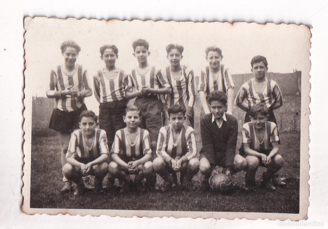 Alte Fotografie: FOTOGRAF&Iacute;A. EQUIPO DE F&Uacute;TBOL INFANTIL, SEGURAMENTE ASTURIANO. SIN INDICACI&Oacute;N AL DORSO