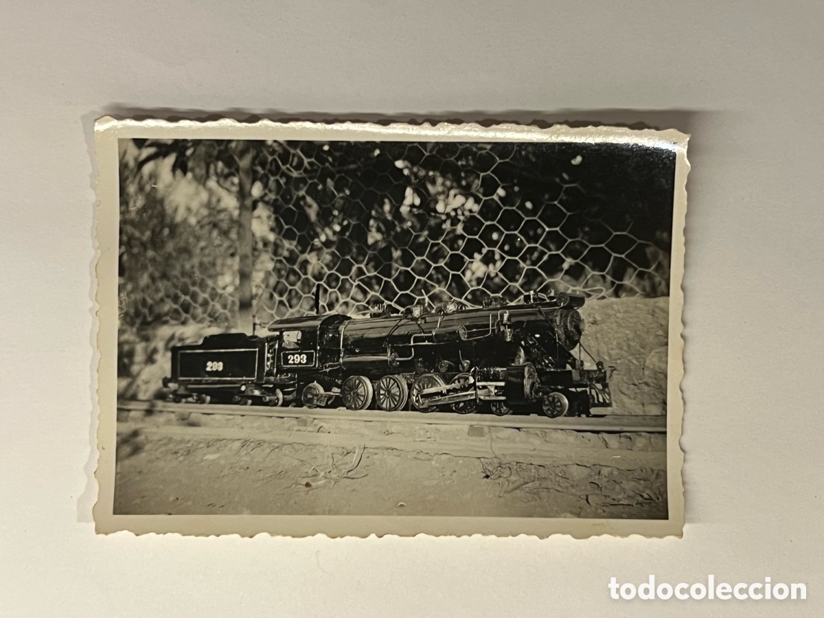 Fotograf&iacute;a antigua: FOTOGRAF&Iacute;A JUGUETE.. Locomotora a Vapor&hellip; Paya ? Rico ? (h.1940?) Med&iacute;das: 6 x 8,5 cm.,