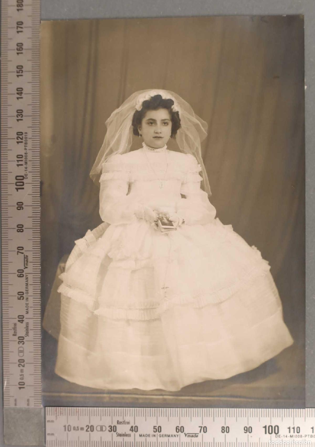 Antique Photography: FOTOGRAFIA. NI&Ntilde;A COMUNION HACIA 1950