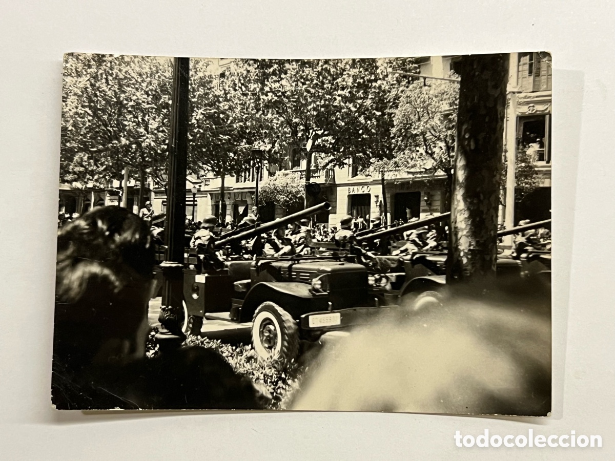 Fotograf&iacute;a antigua: BARCELONA. Fotograf&iacute;a Desfile de las Fuerzas Armadas en la D&eacute;cada de 1980.. ?